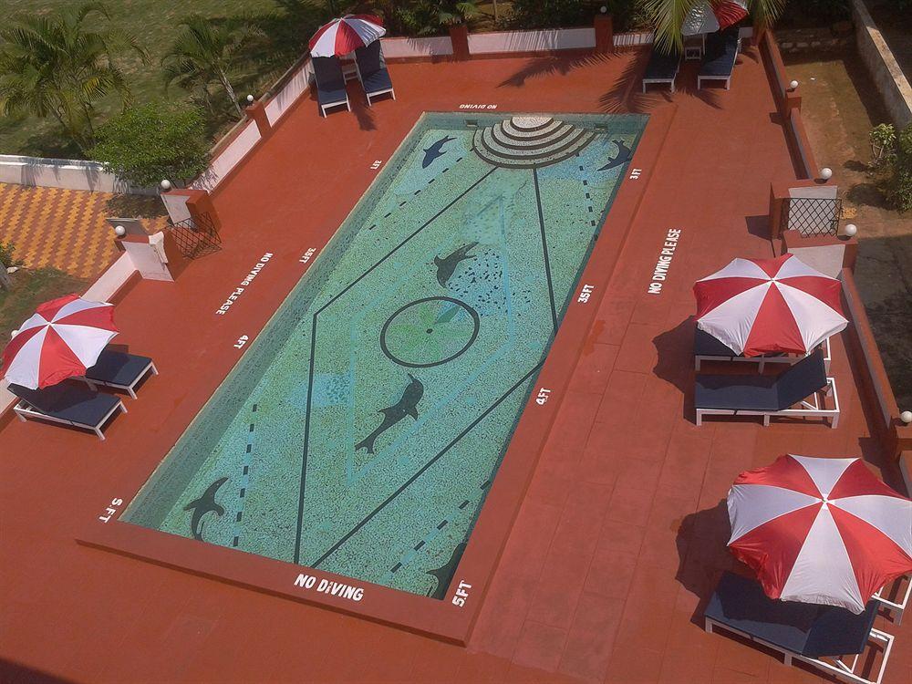 Royal Mirage Beach Resort Candolim Bagian luar foto
