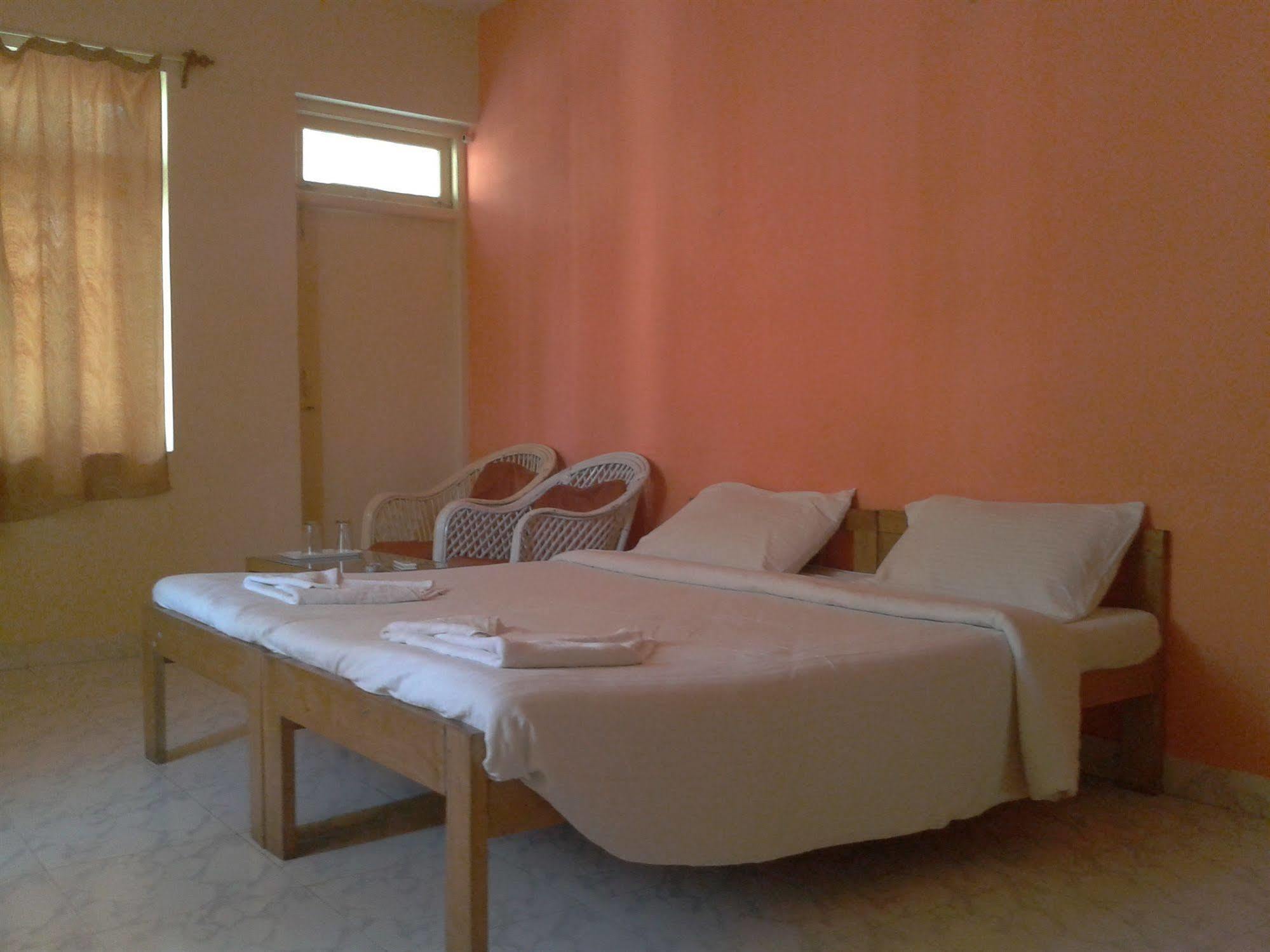 Royal Mirage Beach Resort Candolim Bagian luar foto