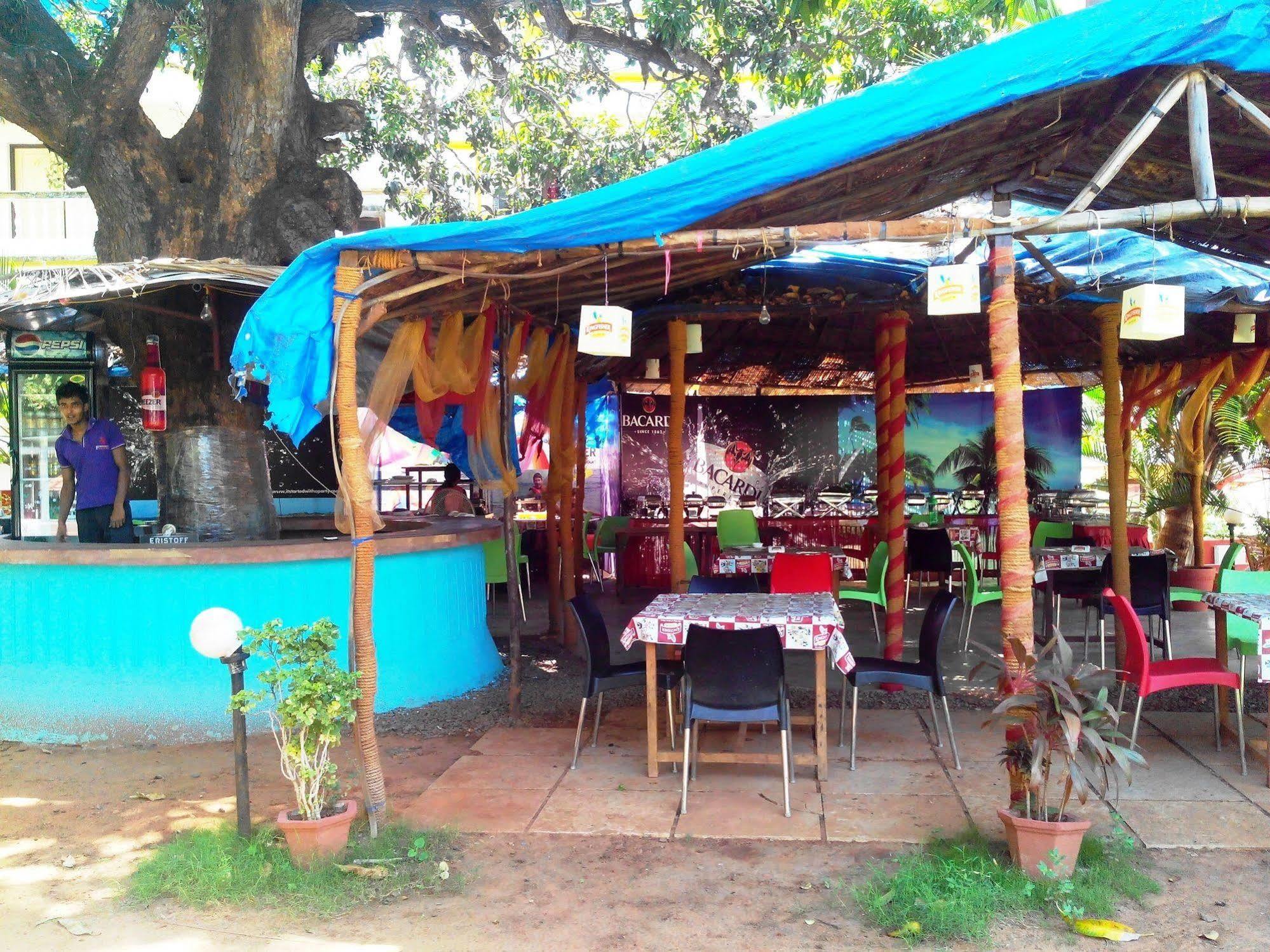 Royal Mirage Beach Resort Candolim Bagian luar foto