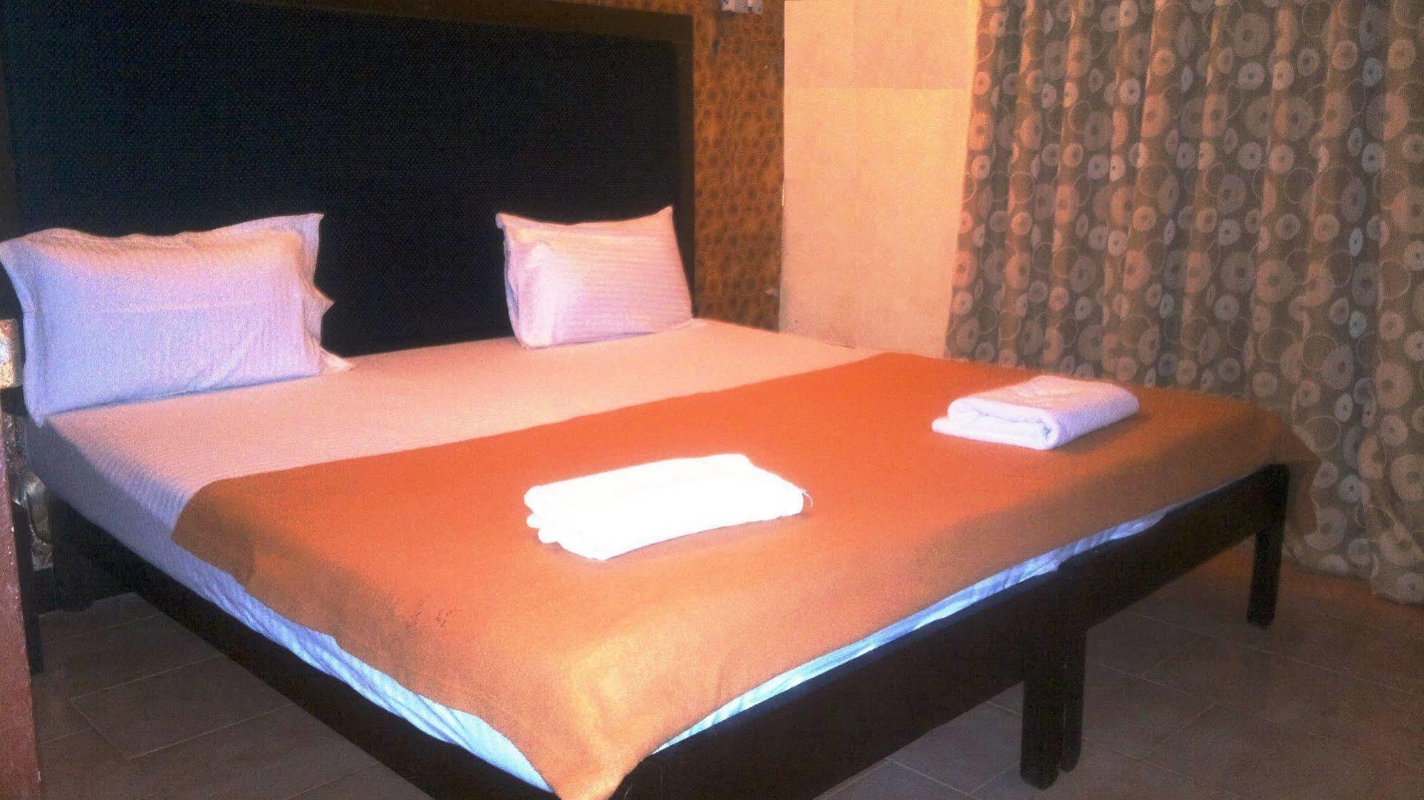 Royal Mirage Beach Resort Candolim Bagian luar foto